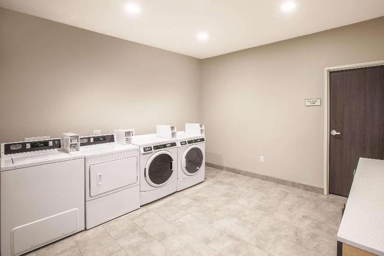 La Quinta Inn Suites By Wyndham Tulsa Broken Arrow