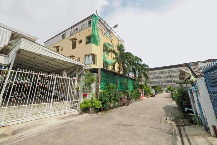 OYO 471 Sunshine Apartment
