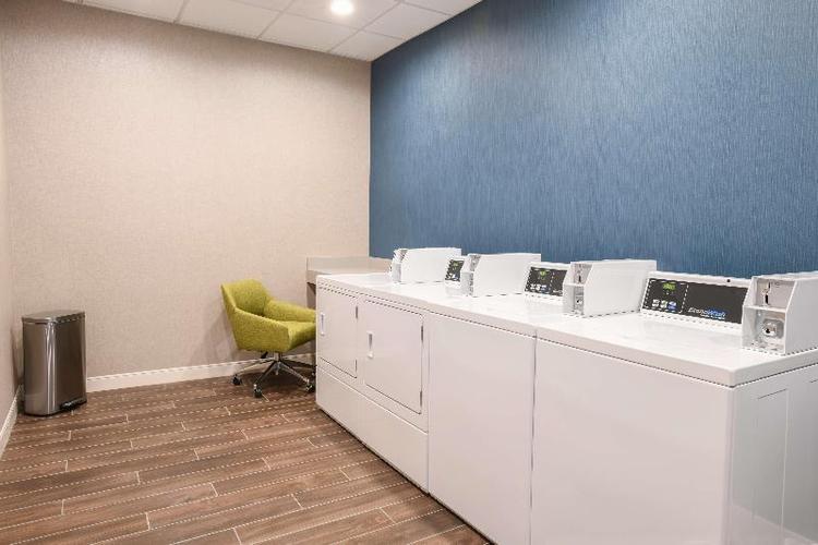 Hampton Inn & Suites Cincinnati Liberty Township