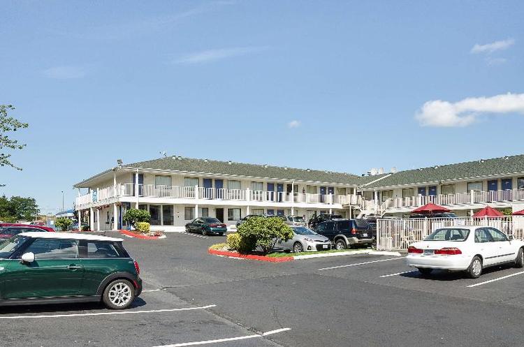 Motel 6 Tacoma South