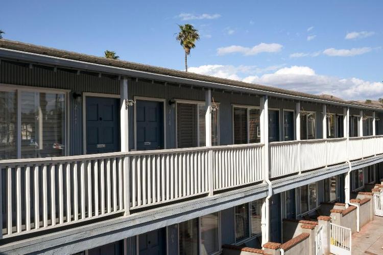 The Shores Inn