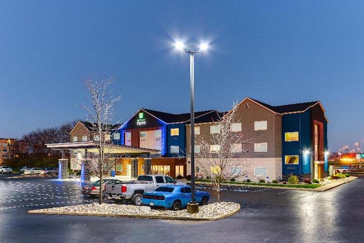 Holiday Inn Express Cincinnati North - Monroe
