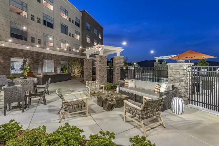 DoubleTree by Hilton Greenville Woodruff Road
