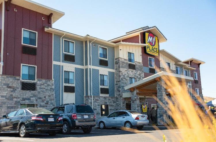 My Place Hotel Hurricane