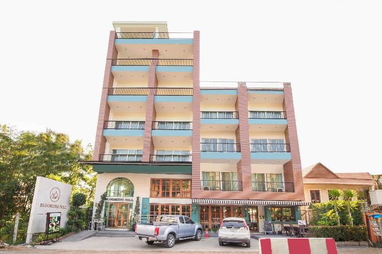 631 Blooming Hill Boutique Suites