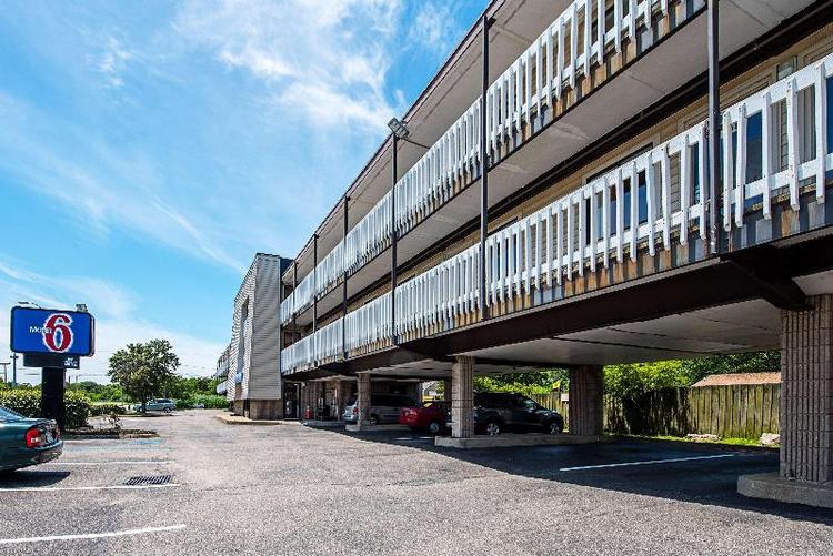Motel 6 Norfolk Oceanview