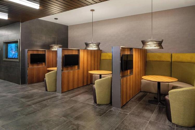 Courtyard By Marriott Lafayette South