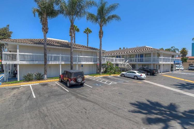 Motel 6 Santa Ana