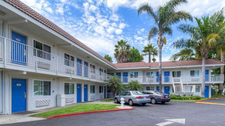 Motel 6 Costa Mesa