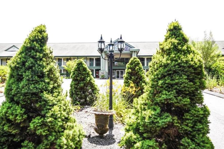 Hilltop Inn Suites North Stonington
