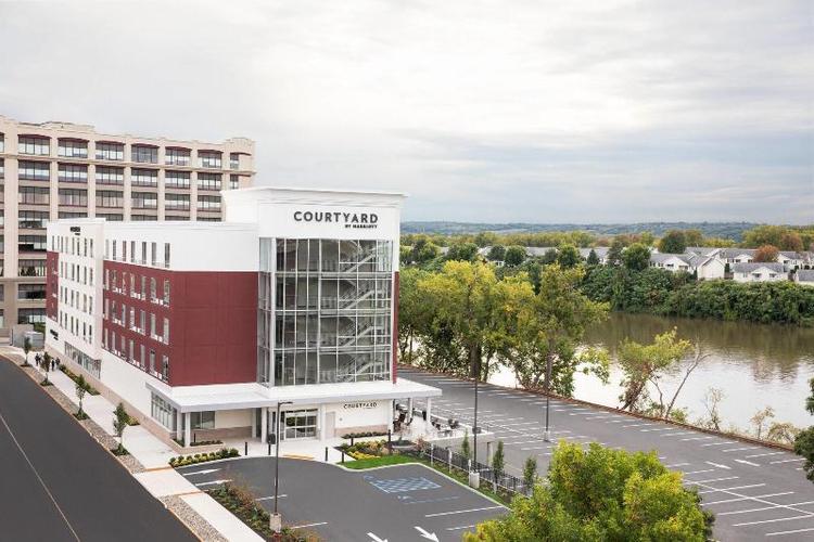 Courtyard By Marriott Albany Troy Waterfront