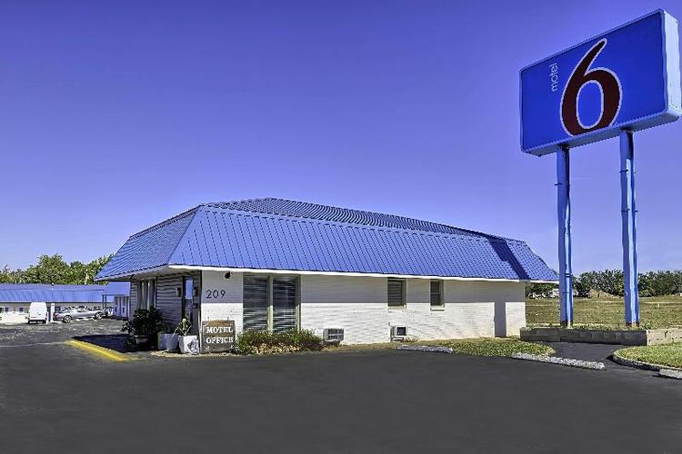 Motel 6 Sullivan Mo