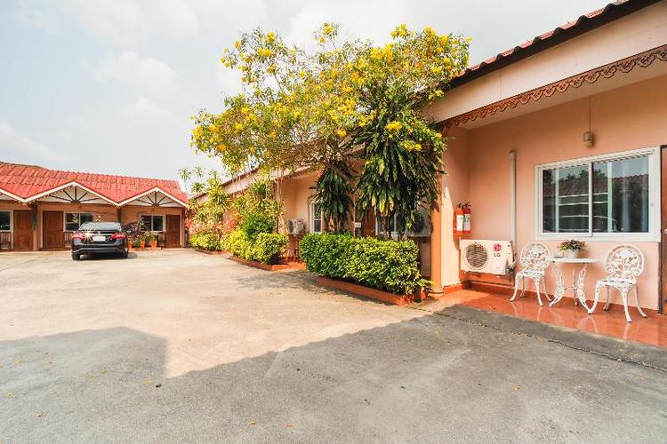 654 Samanmit Inn Hotel