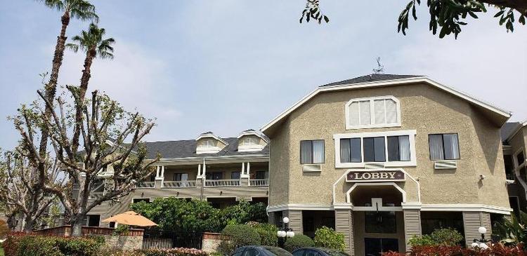 Oak Tree Inn