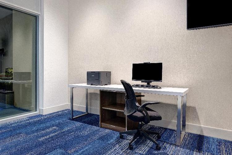 Holiday Inn Express & Suites – Glendale Downtown