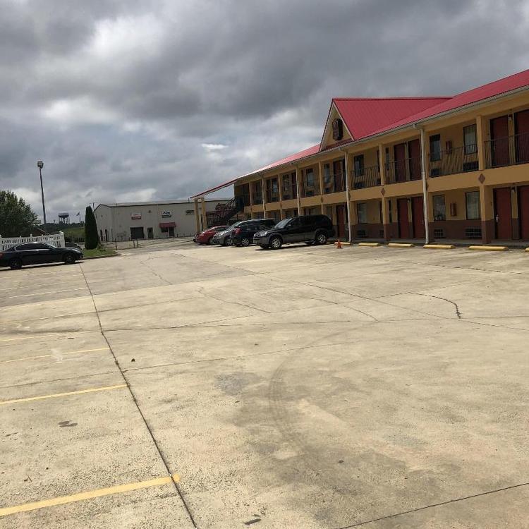 Clairmont Inn