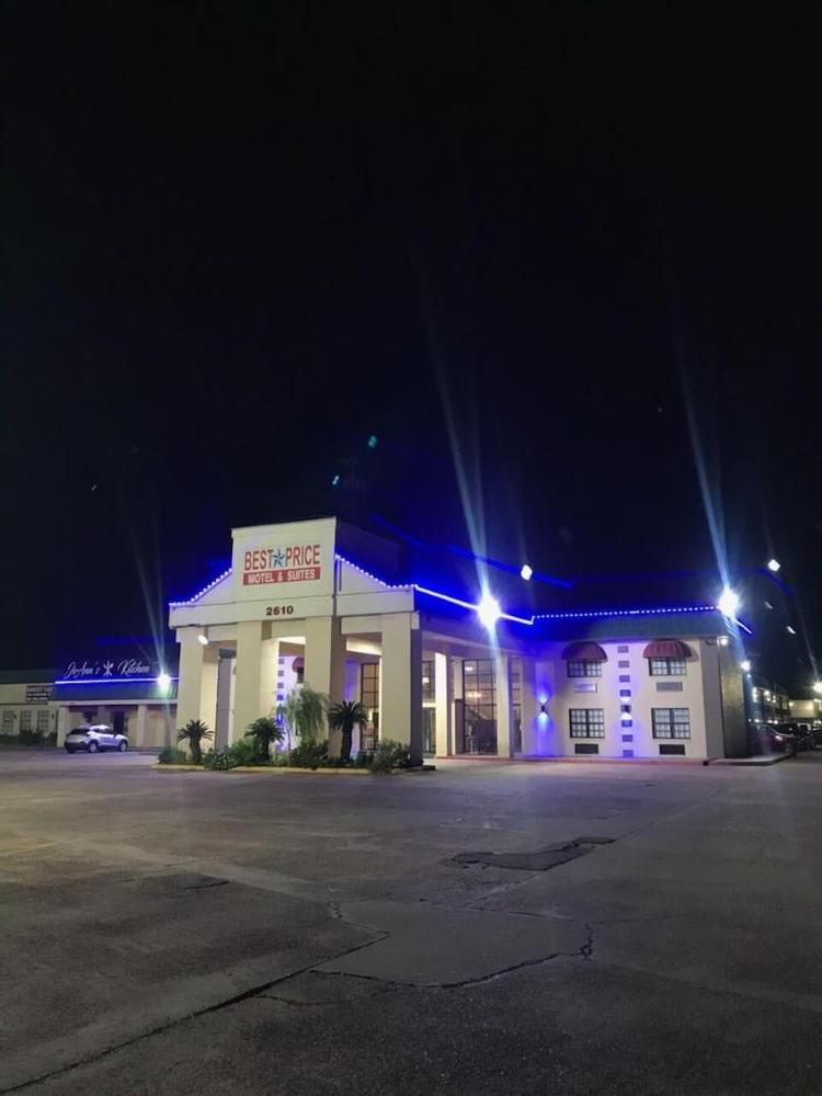 Best Price Motel And Suites