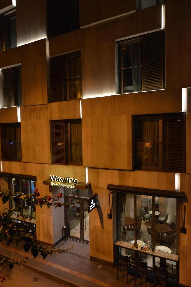 Waxwing Hotel