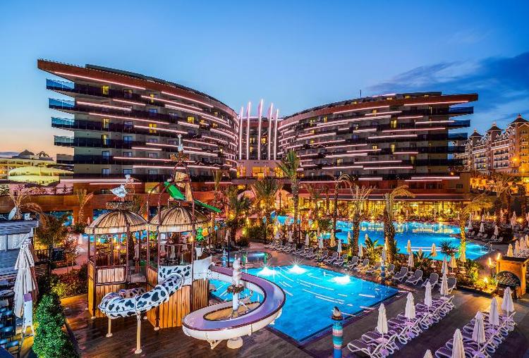 Kirman Calyptus Hotel