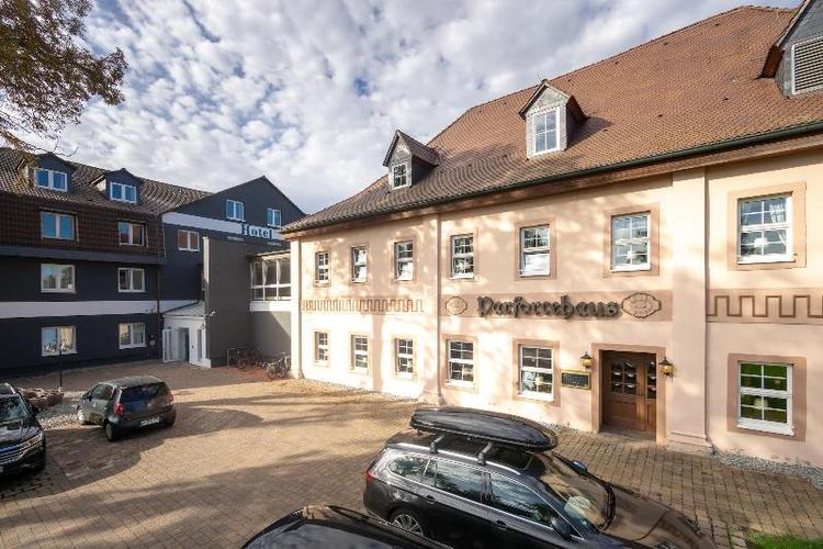 SL'otel im Parforcehaus