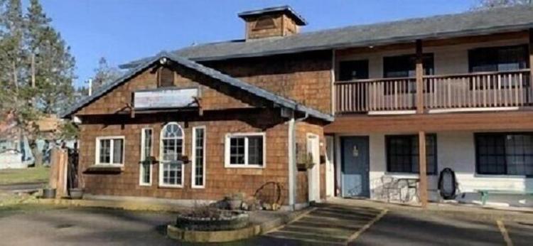 South Jetty Inn