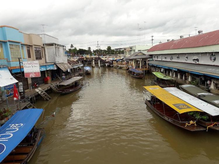 Phenwaree Amphawa Resort by ZUZU