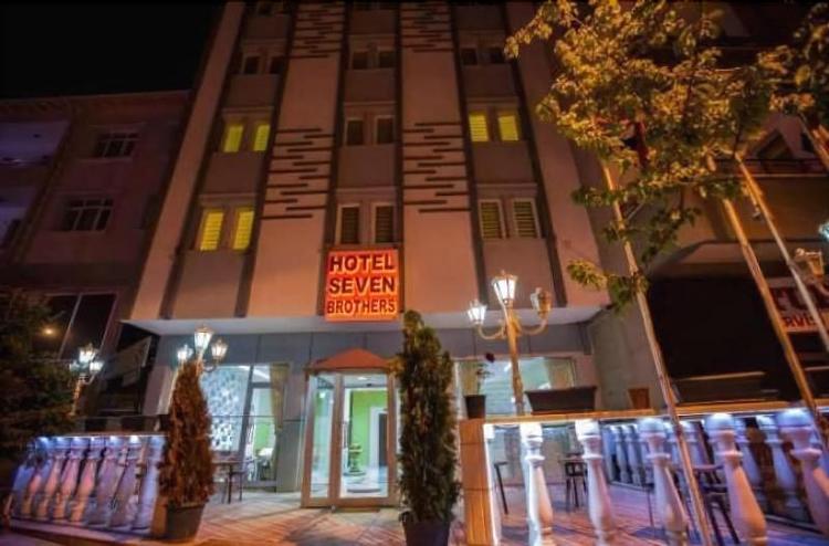 Hotel Seven Brothers