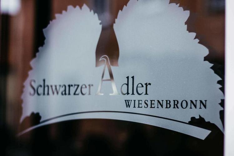Landhotel & Weingasthof Schwarzer Adler