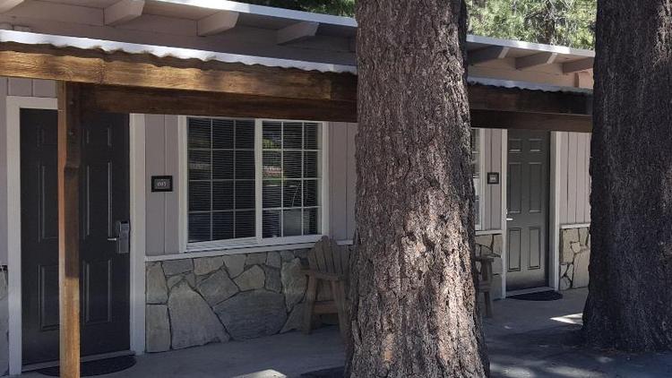 Emerald Bay Lodge