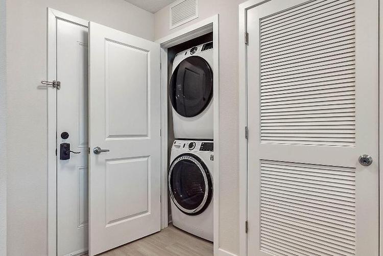 Vista Cay By Orlando Resort Rentals On Universal B