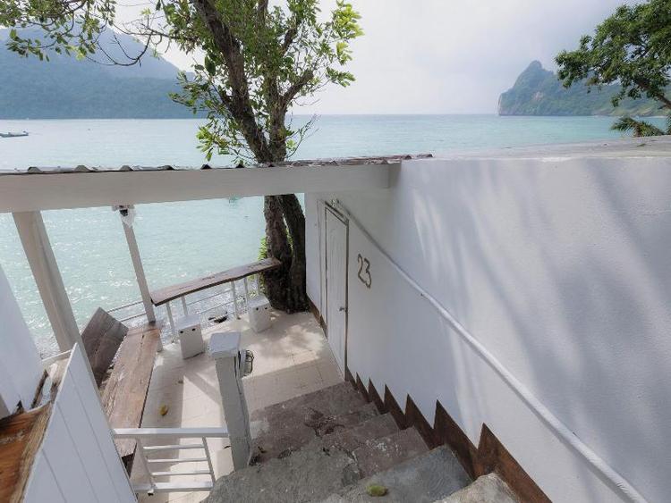 Phi Phi Cozy Seafront Resort