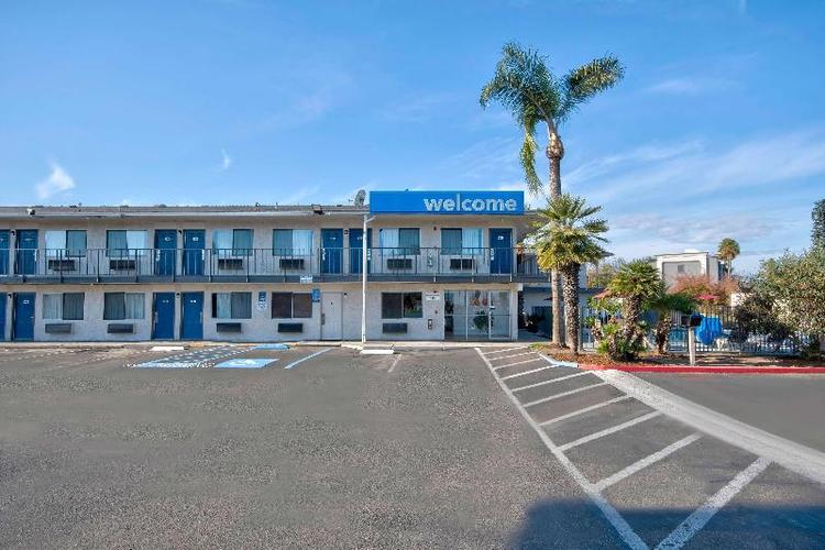 Motel 6 Tulare Ca
