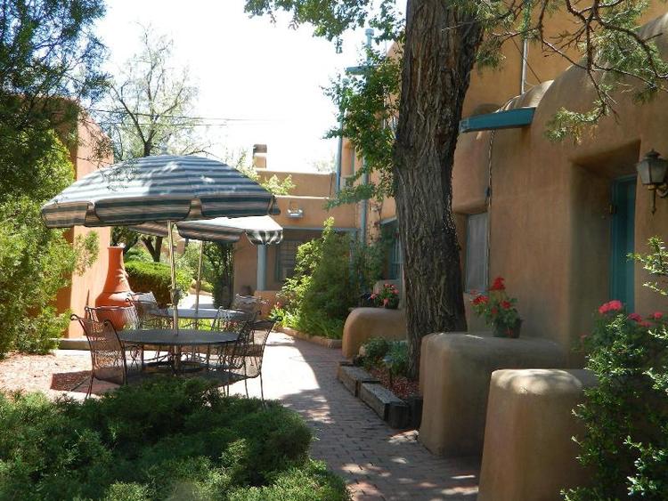 Pueblo Bonito Bed And Breakfast Inn