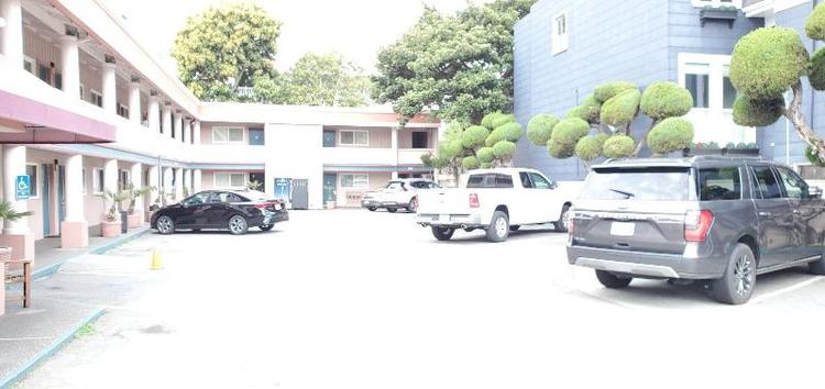 Townhouse Motel