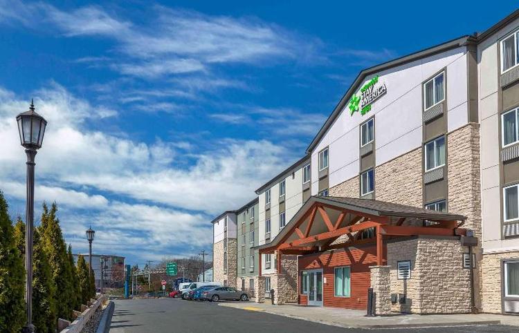 Woodspring Suites Boston North
