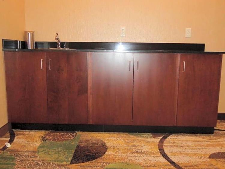 Cobblestone Inn & Suites - Marquette/Prairie du Ch