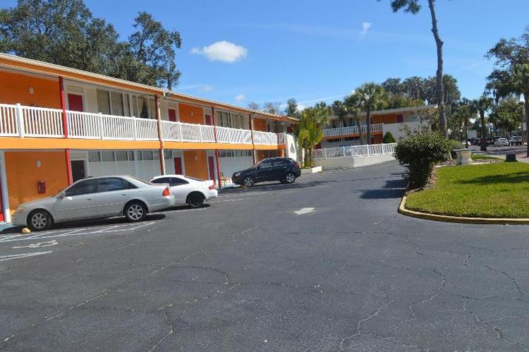 Tarpon Inn