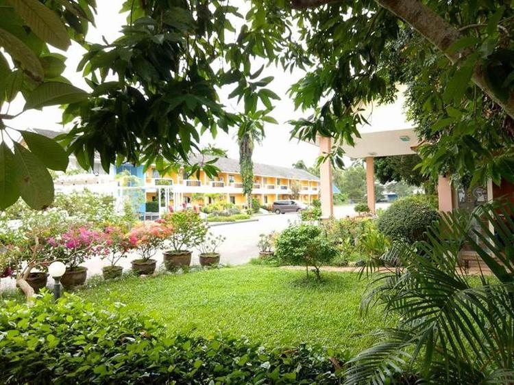 Bang Saphan Resort Hotel