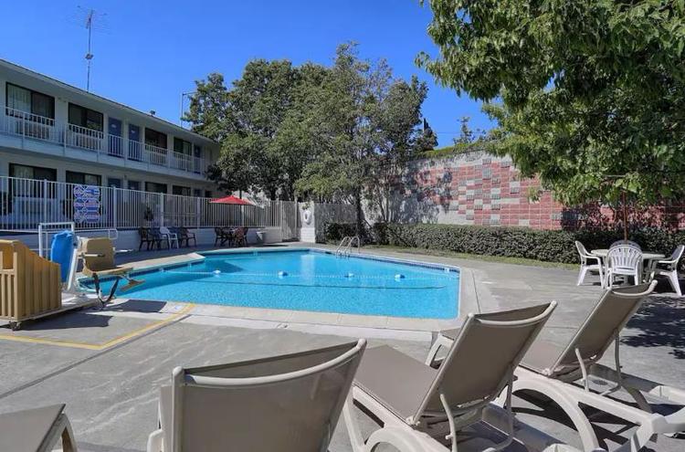 Super 8 by Wyndham Walnut Creek