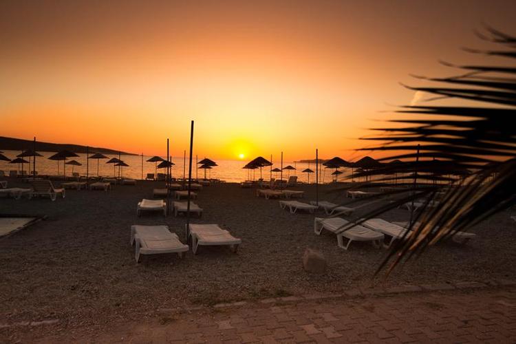 Hanedan Beach Hotel