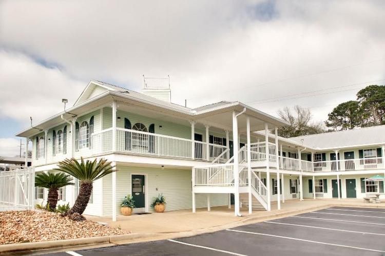 Key West Inn - Millbrook