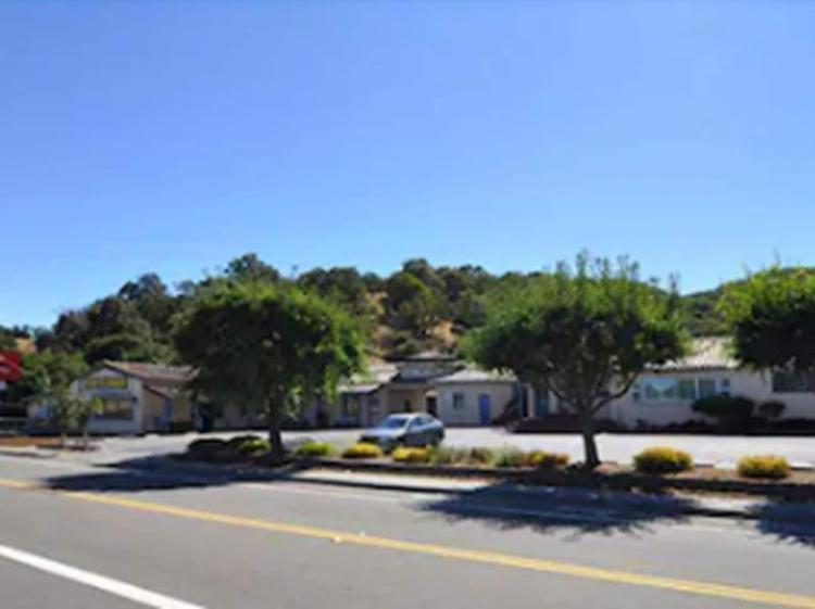 Marinwood Inn & Suites