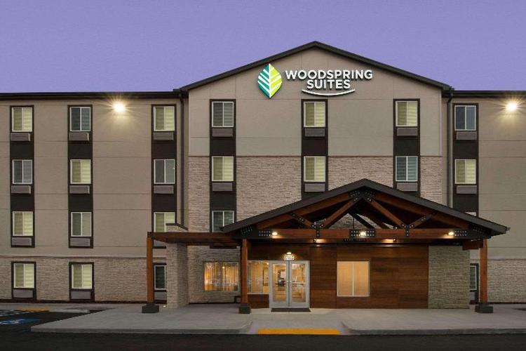 WoodSpring Suites Tampa - USF - Near Busch Gardens