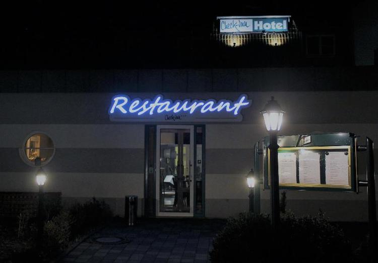 Check Inn Hotel