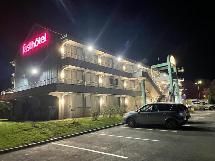 Fasthotel Roissy - Saint-Witz
