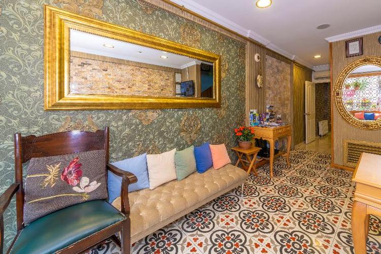 Walnut Shell Hotel