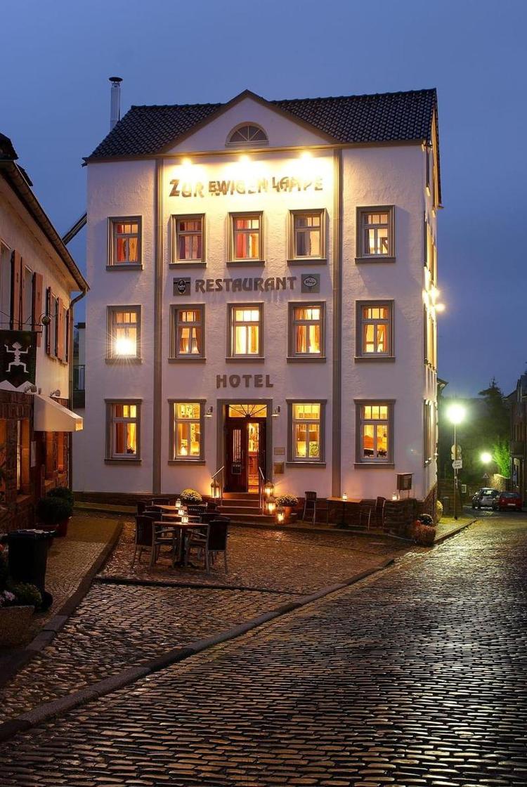 Zur Ewigen Lampe At Hemingway Trail
