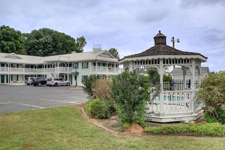 Key West Inn - Lafayette