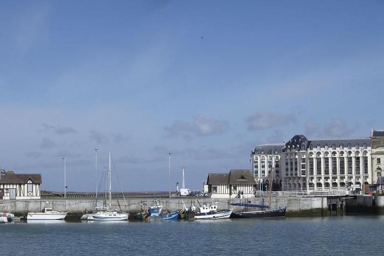 SOWELL RESIDENCES Le Port