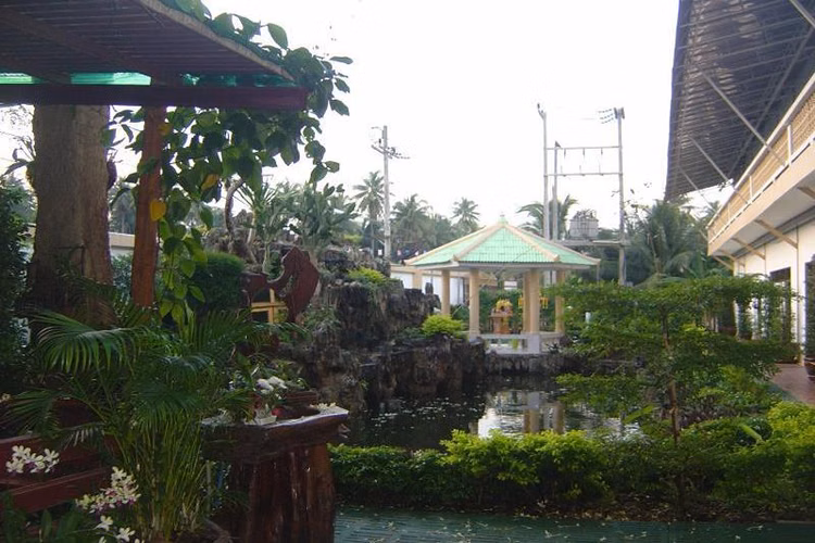 Coconut Home Resort by ZUZU